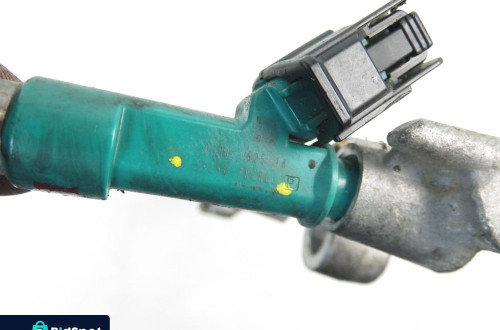 LISTWA WTRYSKOWA TOYOTA RAV 4 III 2.0 4WD 2325028080