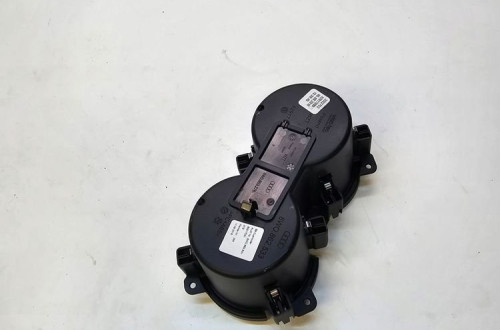UCHWYT NA KUBEK LED AUDI A4 B9 A5 8W0862533