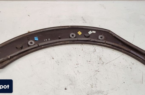 LISTWA Z BŁOTNIKA LEWY TYŁ AUDI A4 B8 8K9853817