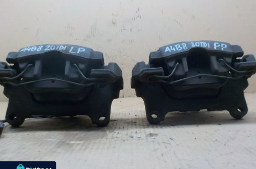 AUDI A4 B8 2.0 TDI ZACISK LEWY LUB PRAWY PRZÓD