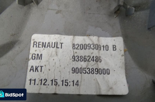 LAMPKA OŚWIETLENIA KABINY RENAULT TRAFIC II 2.0DCI 8200930910B