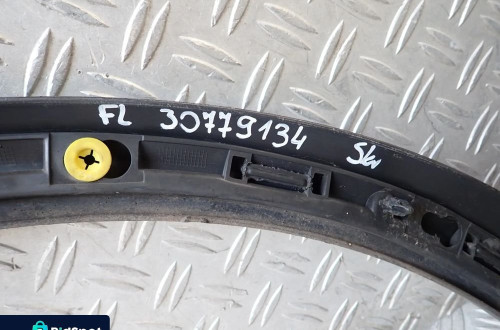 VOLVO C30 NAKŁADKA BŁOTNIKA LEWY PRZÓD 30779134 RADOM