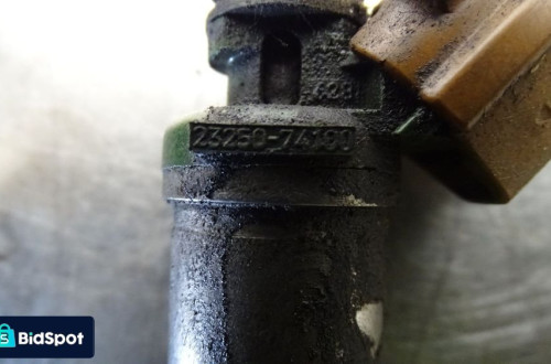 WTRYSK TOYOTA RAV4 2.0  23250-74100   CENA ZA SZTUKĘ