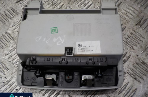 SKODA RAPID SCHOWEK NA OKULARY 5JA868565