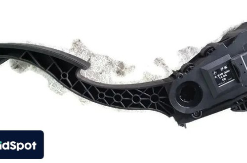 MERCEDES A-KL W176 14r POTENCJOMETR GAZU A2463001404