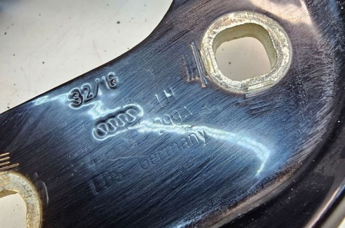 ZAWIAS KLAPY LEWY TYŁ AUDI A6 C7 4G9827299A