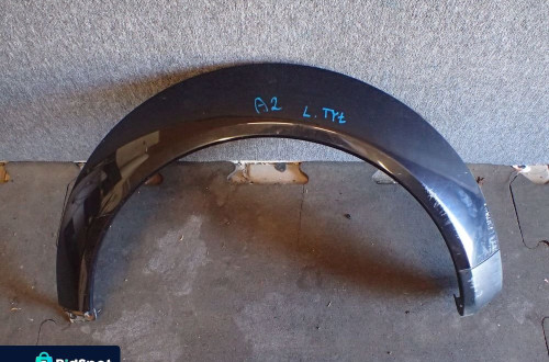 NAKŁADKA LISTWA LEWA BŁOTNIK TYŁ AUDI A2