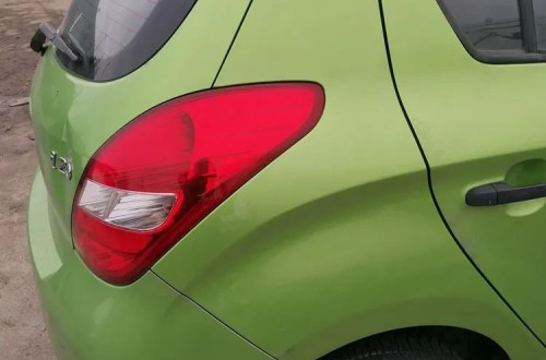 HYUNDAI I20 I 10r ĆWIARTKA BŁOTNIK PRAWY TYŁ TK