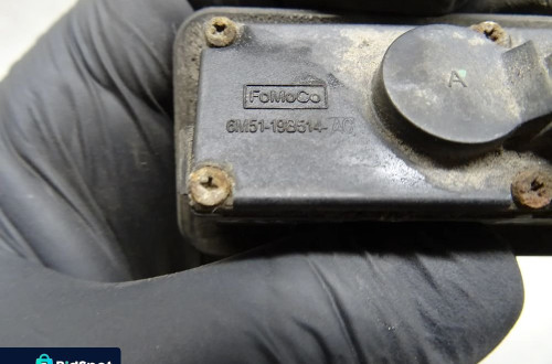 FORD FIESTA MK7 VII 08-12 1.4TDCI LAMPKA LAMPKI TABLICY REJESTACYJNEJ