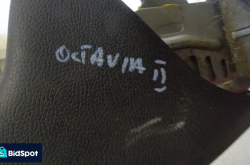 DŹWIGNIA RĘCZNEGO HAMULCA SKODA OCTAVIA II 1.9TDI 1Z1711303B