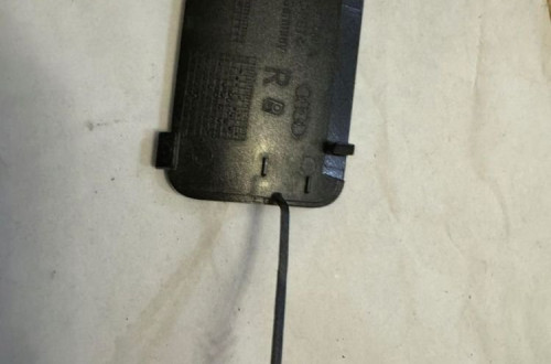 AUDI Q5 08-11r. 08-16r. - ZAŚLEPKA HAKA ZDERZAKA TYŁ PRAWA 8R0807450A