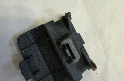 VW TOURAN II R-LINE 16-19r. - ZAŚLEPKA HAKA ZDERZAKA TYŁ 5TA807449