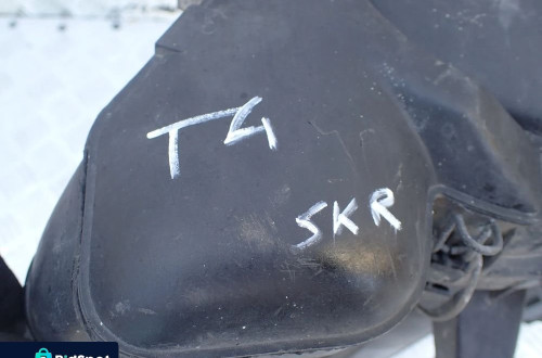 OBUDOWA FILTRA POWIETRZA TRANSPORTER T4 044129620 RADOM