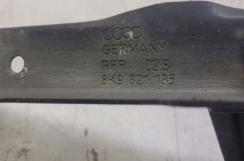 WSPORNIK BŁOTNIKA LEWY AUDI A4 B8 ALLRO 8K9821135
