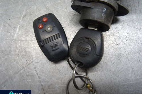 SEAT IBIZA III HB 3D 1.4B STACYJKA KLUCZYK WKŁADKA