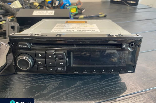RADIO PEUGEOT 208 2008 KOMPLET PRZEWODY RAMKA RADIA 98030741ZD SPRAWNE 100%