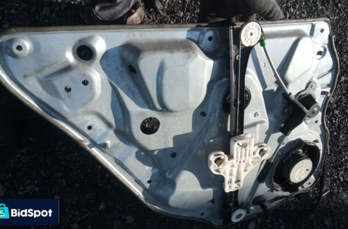 vw polo iv podnosnik manualny szyby tyl tylni prawy 6q4839402
