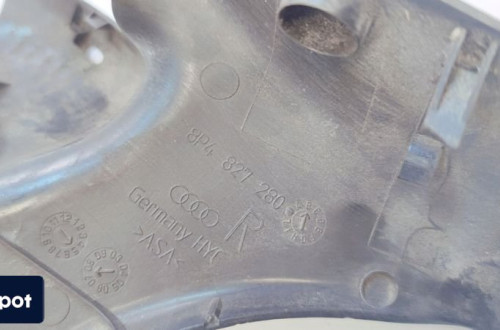 OSŁONA ZAWIASU PRAWY TYŁ AUDI A3 8P 8P4827280