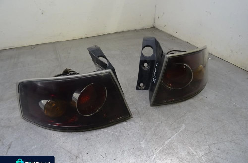 SEAT IBIZA III HB 3D 1.4B LAMPA LEWA PRAWA TYŁ