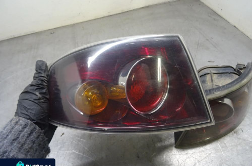 SEAT IBIZA III HB 3D 1.4B LAMPA LEWA PRAWA TYŁ
