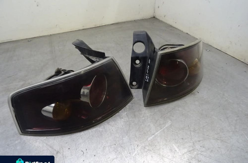 SEAT IBIZA III HB 3D 1.4B LAMPA LEWA PRAWA TYŁ