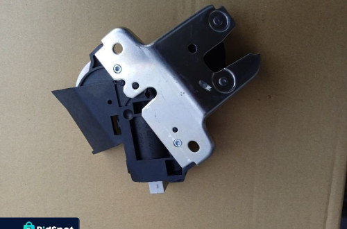 ZAMEK KLAPY TYLNEJ VW PASSAT B6 B7 CC GOLF V SEAT EXEO A6 C6 A8 D3 ZAMIENNIK