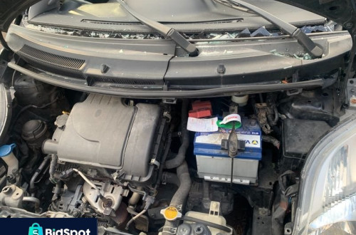PÓŁOŚ TOYOTA YARIS II 1.0 VVTI LEWA LUB PRAWA