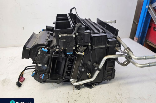 NAGRZEWNICA KOMPLETNA AUDI A6 C6 4F1820351AG