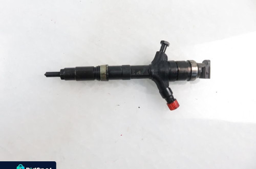 WTRYSKIWACZ TOYOTA COROLLA E12 2.0 D-4D 236700G010