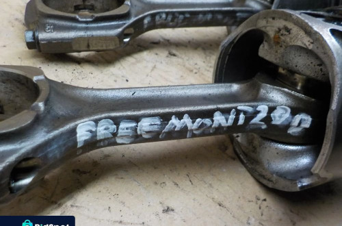 FIAT FREEMONT 2.0 D TŁOK KORBOWÓD