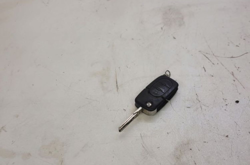KLUCZYK PILOT SCYZORYK AUDI A4 B6 A3 8Z0837231D