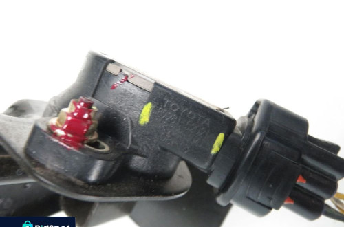 POTENCJOMETR GAZU TOYOTA AVENSIS II T25 2.0 D-4D 8928152021 1983003041