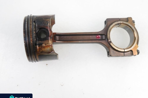 TŁOK KORBOWÓD FORD MONDEO MK3 1.8 16V CGBA