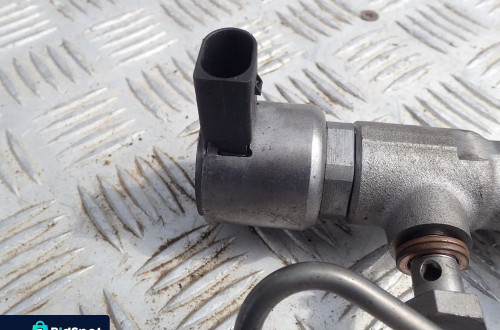 LISTWA WTRYSKOWA MERCEDES A6510700495 9307Z522A00 RADOM