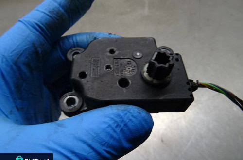 FORD C-MAX 03-05 SILNICZEK NAGRZEWNICY 3M5H19E616AA
