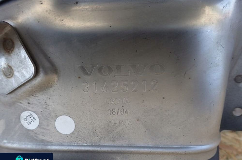 PRAWA KOŃCÓWKA WYDECHU VOLVO XC60 2 II 31425212