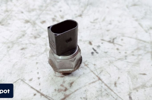 CZUJNIK PALIWA AUDI A5 B9 A5 VW 2.0 TDI 04L130054