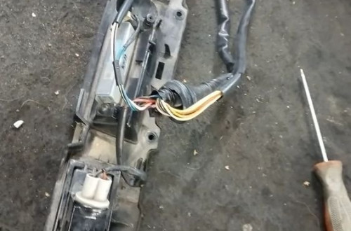 hyundai tucson II 2 blenda lampki micro wlacznik przycisk tyl tylna klapy bagaznika