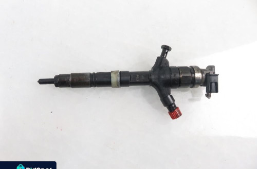 WTRYSKIWACZ TOYOTA COROLLA E12 2.0 D-4D 236700G010