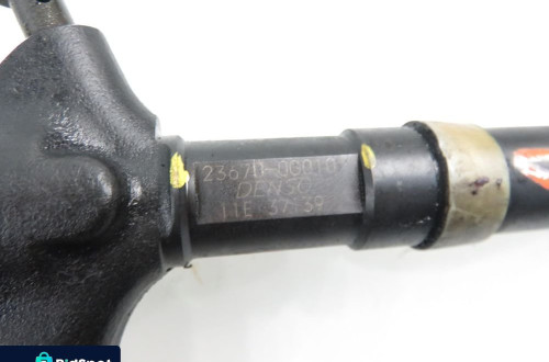WTRYSKIWACZ TOYOTA COROLLA E12 2.0 D-4D 236700G010