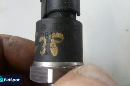 mercedes vito czujnik cisnienia paliwa 0281002239