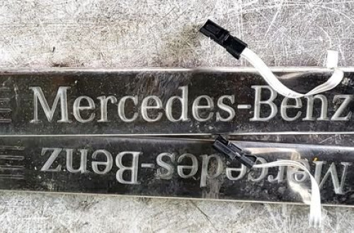 MERCEDES A-KL W176 14r LISTWA PROGOWA LEWA A2466805300