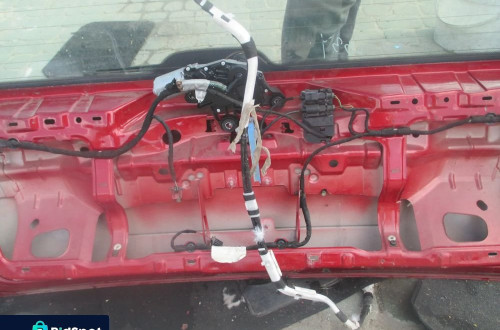 klapa Golf IV Bora LB3Y