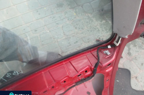 klapa Golf IV Bora LB3Y