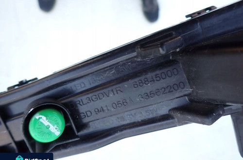 VW PASSAT B8 GTE LIFT 19- HALOGEN LED PRAWY