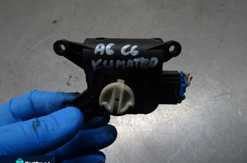 AUDI A6 C6 SILNICZEK NAGRZEWNICY 4F0820511