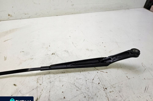 RAMIĘ WYCIERACZKI PRAWE AUDI Q3 F3 83B955408A