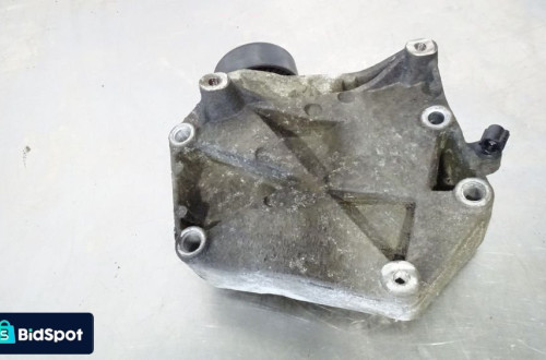 ŁAPA SPRĘŻARKI KLIMATYZACJI SUZUKI SX4 1.9DDiS 55210423