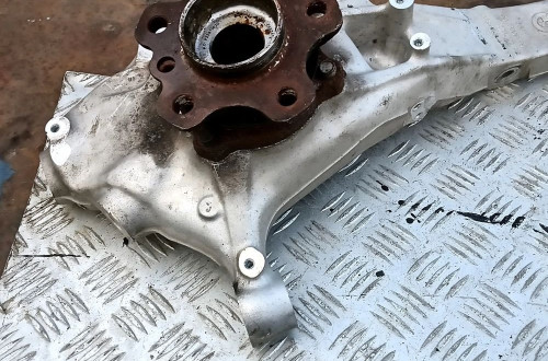 bmw x5 x6 x7 g05 g06 g07 zwrotnica piasta przod przednia prawa 6876656