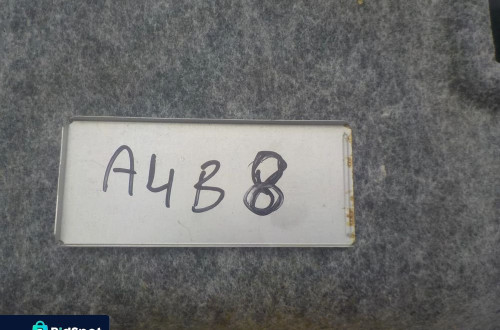 AUDI A4 B8 PODSUFITKA 8K5867501
